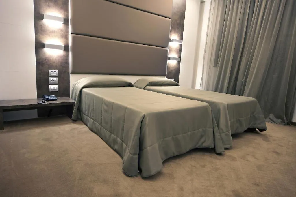 Albergo Dei Laghi Turate 4*,