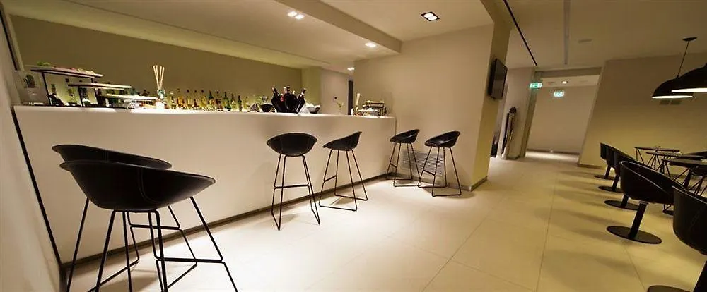 Albergo Dei Laghi Turate 4*,  İtalya